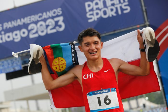 Tercera medalla para Chile: Hugo Catrileo gana plata en Maratón de Santiago 2023