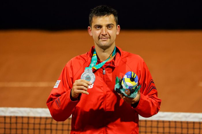 Tomás Barrios consigue plata en el tenis