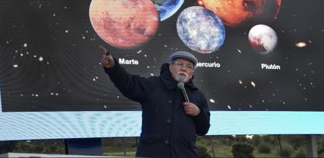 El destacado astrónomo nacional José Maza se presentó en la Facultad de Ciencias de la PUCV