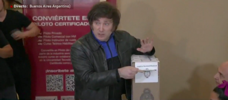 Milei eufórico tras votar: asegura que hará “el mejor gobierno de la historia”