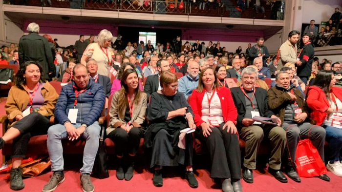 Entre cánticos a favor de Bachelet, PS inauguró el Congreso General Ordinario “Carlos Lorca Tobar”