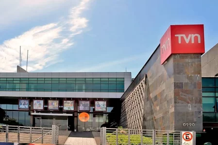 Kast propone a Pedro Huichalaf (PPD) y Marcela Sabat (RN) para directorio de TVN