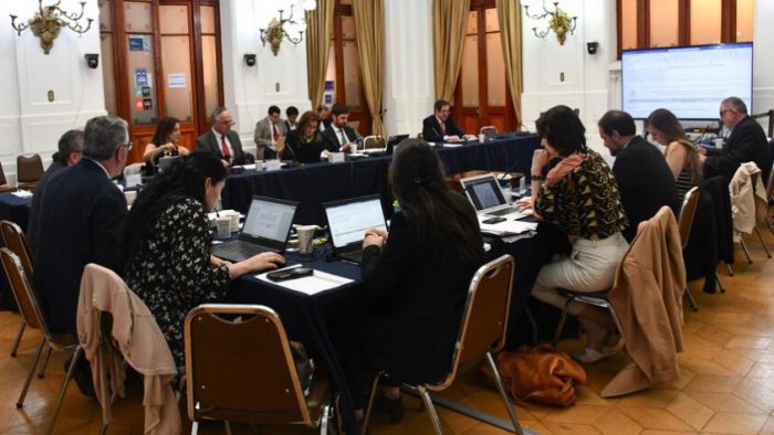 Comisión Mixta aprobó objeción de conciencia y participación “equilibrada” de mujeres en política