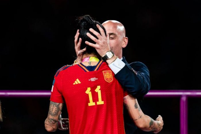 La FIFA inhabilita por tres años a Luis Rubiales tras investigación por beso no consensuado