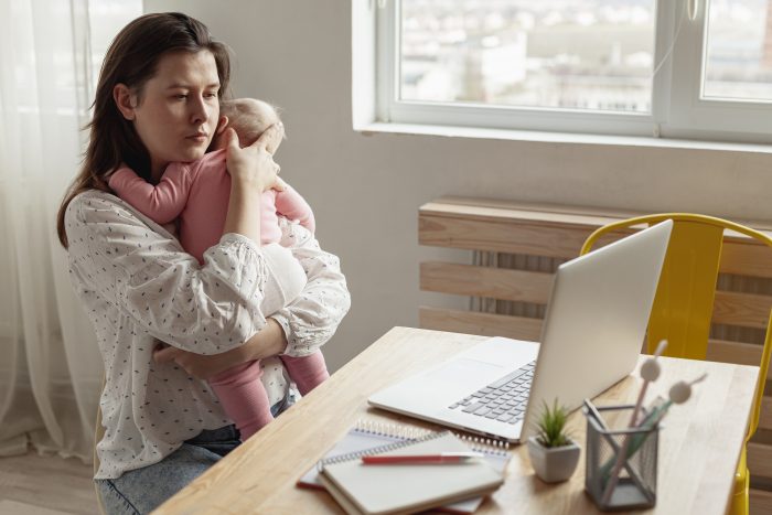 La maternidad es un factor de riesgo en los ingresos laborales de las mujeres