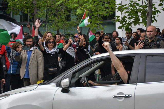 Manifestantes propalestina se congregaron frente a embajada de Israel en Chile por situación en Gaza