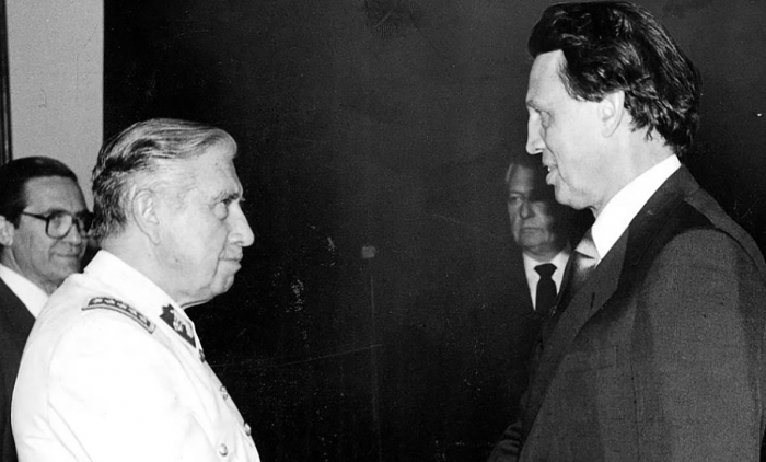 H. Barnes: residencia diplomática de EEUU en Chile rinde homenaje a embajador repudiado por Pinochet