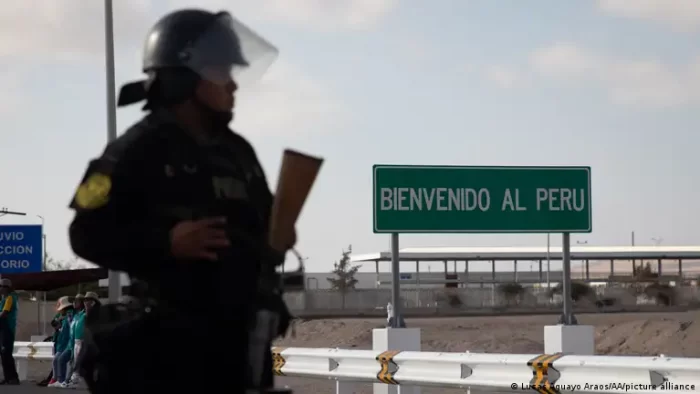 Perú promulga ley para la expulsión de migrantes irregulares