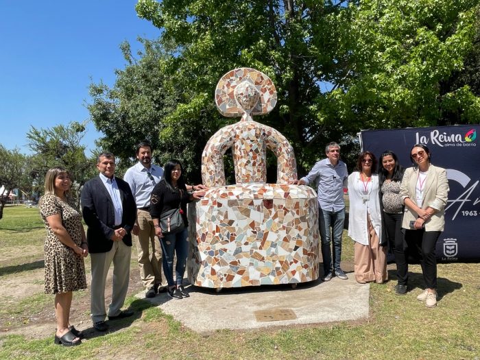 Inauguran escultura conmemorativa del Día de la Eliminación de la Violencia Contra la Mujer