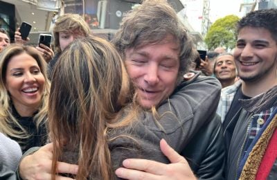 Votantes de Milei manifiestan esperanza de un cambio en Argentina
