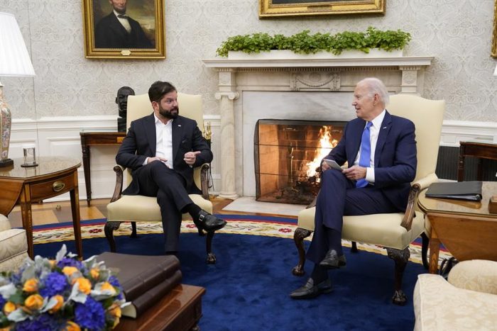 Presidente Boric comunica a Biden inquietud por respuesta “desproporcionada” de Israel contra Gaza