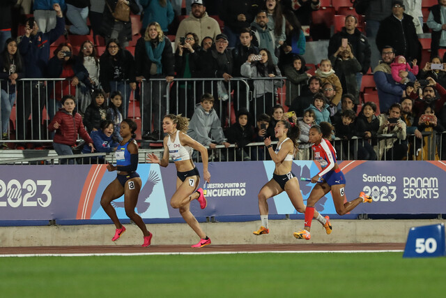 Medalla de plata: las “Pumas” marcan récord nacional y disputarán final del 4×100 en Santiago 2023
