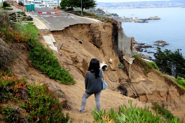 Viña del Mar: reportan nuevos deslizamientos de tierra en zona del “socavón Kandinsky”