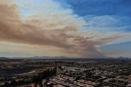 Alerta amarilla por incendio en Quilpué: humo ya está en Santiago