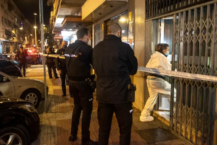 Profesor universitario chileno es asesinado en Madrid tras ser apuñalado en un bar