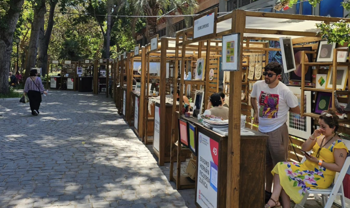 La experiencia de la exposición colaborativa Vitrina BAJ