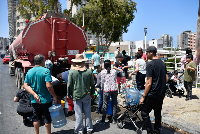 Antofagasta enfrenta masivo corte de agua: alcalde critica falta de atención de autoridades