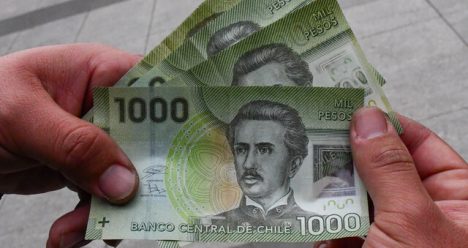 Estudio afirma que chilenos se mantienen optimistas sobre las finanzas de su hogar de cara a 2024