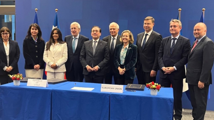 Chile y la UE firman acuerdo Marco Avanzado: modernizará la relación comercial