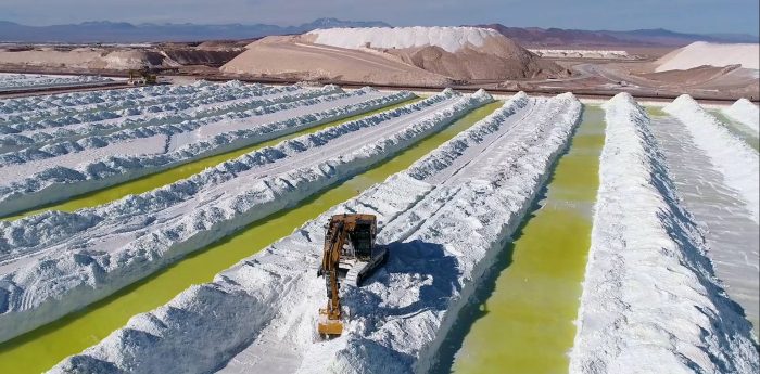 Codelco y SQM sellan acuerdo para extraer litio en conjunto en el Salar de Atacama hasta 2060