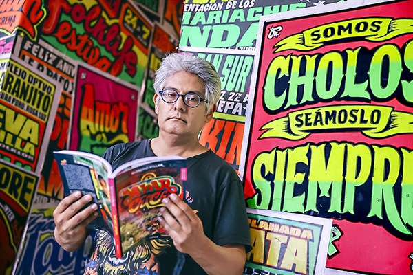 “Yawar Chicha”: el libro sobre la cumbia chicha que se lee en las murallas de Santiago