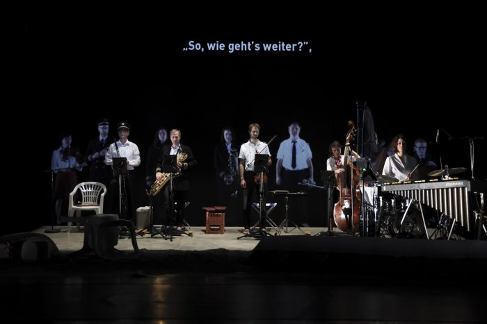 Obra “All right. Good night” en Teatro Municipal de Las Condes