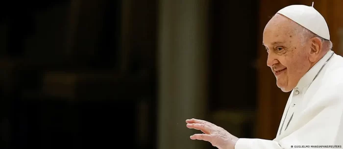 El papa Francisco pide prohibir la maternidad subrogada