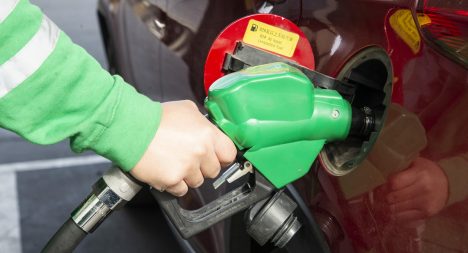 Enap anunció caída en el precio del combustible: revisa cuánto variarán los precios