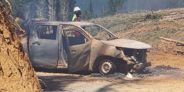 Maquinaria y vehículos fueron quemados en ataque incendiario en Loncoche