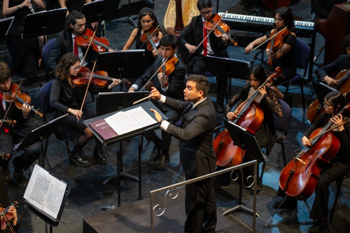 Orquesta Sinfónica Estudiantil Metropolitana presenta concierto gratuito en Teatro U. de Chile