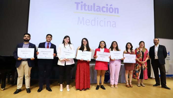 Universidad regional marca un nuevo hito con titulación de la primera generación de Medicina