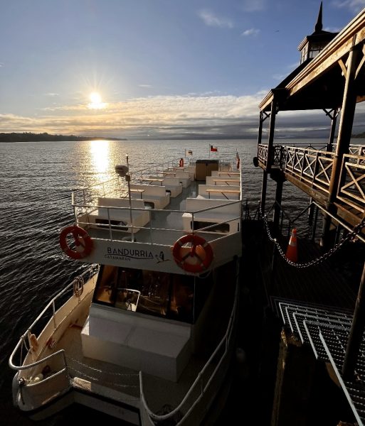 Atardecer y tapas navegando por Lago Llanquihue