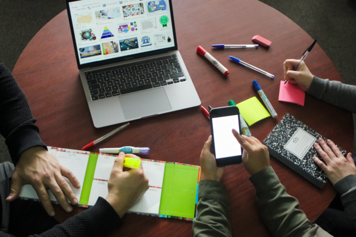 Alianza busca formar y certificar con 1500 becas para educadores en herramientas digitales  
