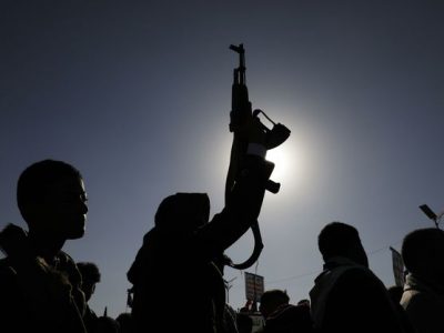 EEUU y Reino Unido lanzan ataque contra rebeldes hutíes en Yemen
