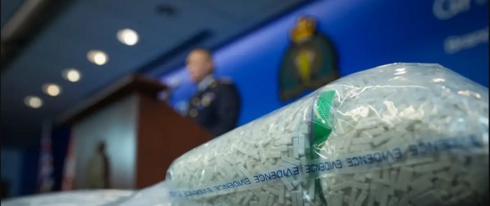 China y EE.UU. buscan frenar producción de fentanilo