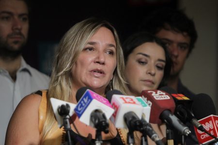 UDI pide retirar querellas contra Piñera y Vallejo aclara que gobierno no tiene ninguna