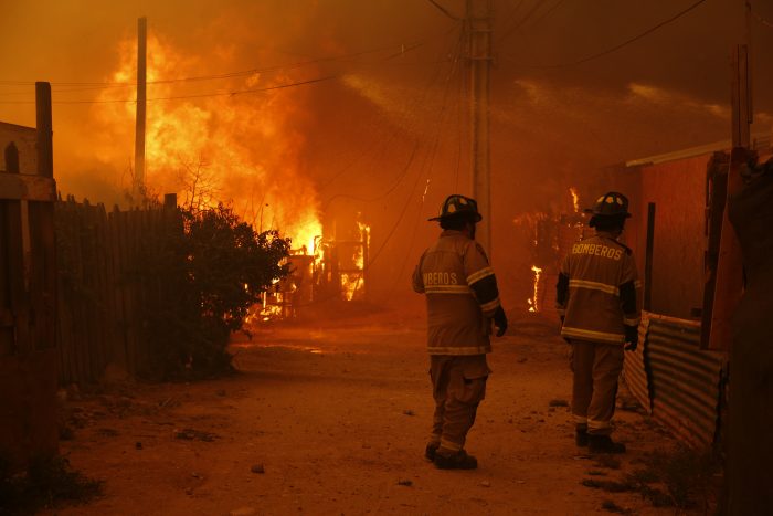 Incendios forestales dejan 56 fallecidos: cifra podría superar a víctimas del 27F