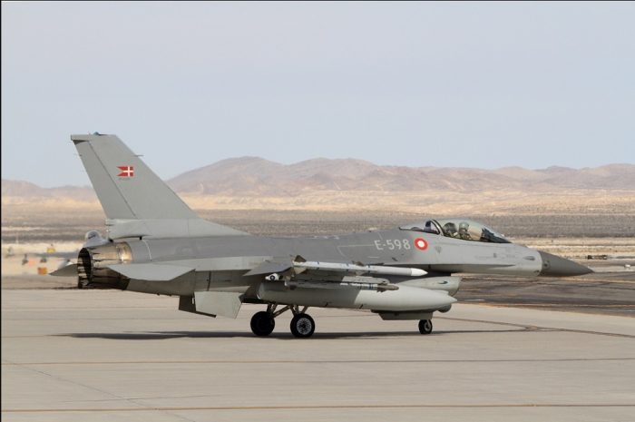 Expertos desdramatizan compra de 24 aviones F-16 por parte de Argentina