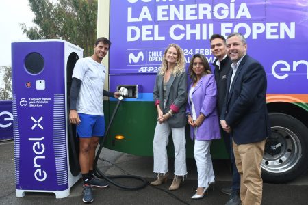Presentan bus eléctrico gratuito para asistentes al Chile Open ATP 2024