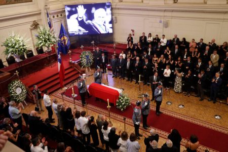 Funeral de Estado: féretro del expresidente Piñera llega al ex Congreso para ser velado