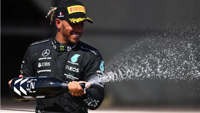 Fórmula 1: Mercedes ya tendría reemplazo de Hamilton
