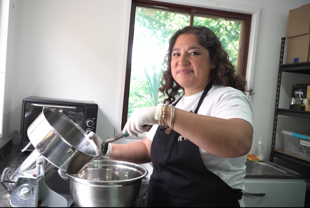 Emprendedora de la Región del Maule destaca en productos alimenticios para mascotas