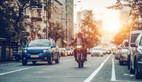 Ley Jacinta: Los nuevos requisitos que se exigirían en Chile para viajar en motocicleta