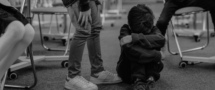 Violencia escolar y abandono social de niños, niñas y adolescentes