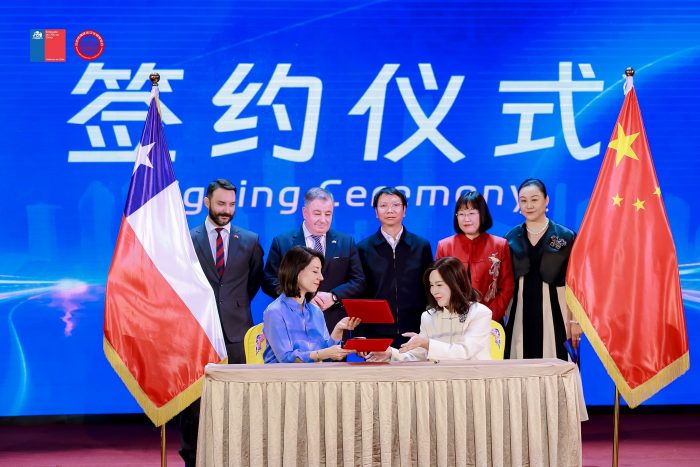Firman acuerdo para potenciar cooperación de mujeres de Chile y China en comercio y ciencia