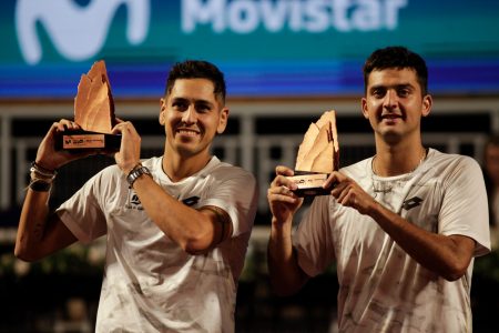 Alejandro Tabilo y Tomás Barrios se hicieron fuerte en casa para ganar en dobles en el Chile Open