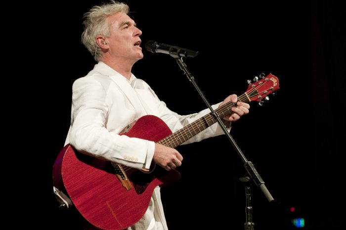 En modo Lollapalooza: recordando a David Byrne, genio musical, escritor sorprendente, autista