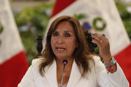 Equipo que investiga a la presidenta Dina Boluarte allana su casa y el Palacio de Gobierno de Lima