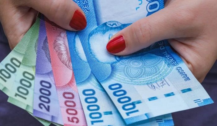 Estudio revela que mediana de sueldos en Chile no supera los $500 mil