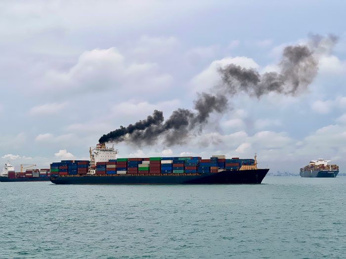 Impuestos globales al transporte marítimo y los desafíos de una transición justa